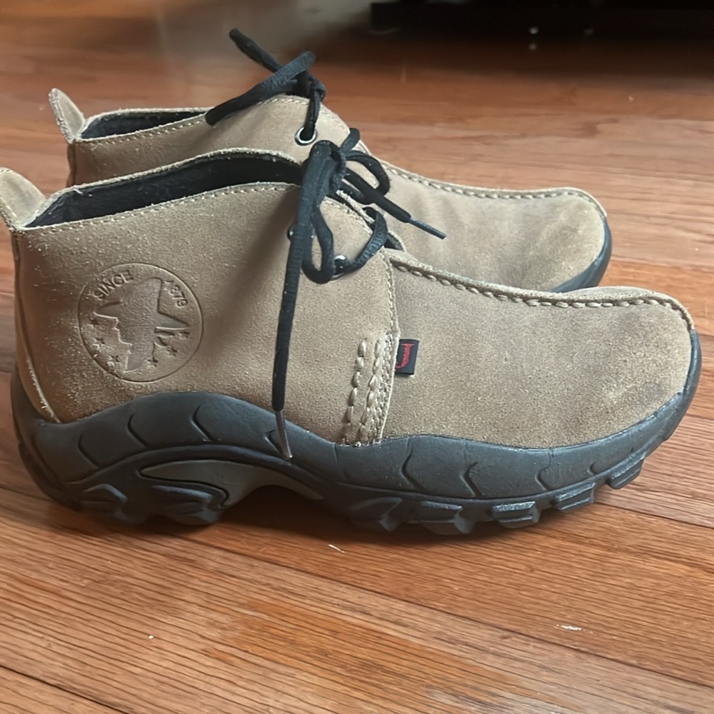Justin suede ankle boots. Like new